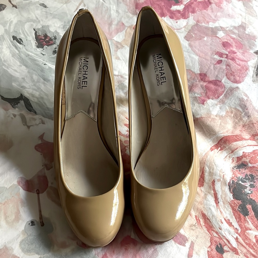 Michael Kors Nude Pumps, Size 11